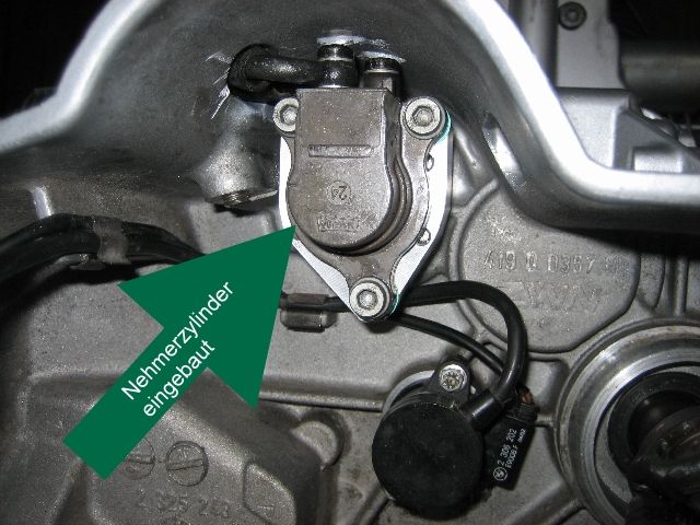 Nehmerzylinder eingebaut Nehmerzylinder eingebaut